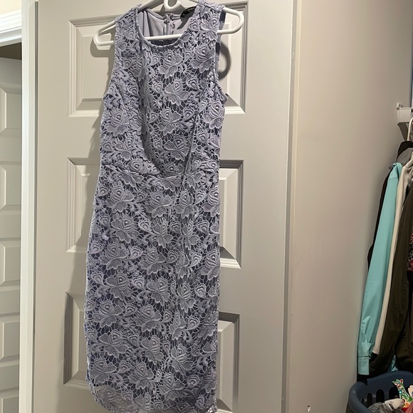 Stunning Lace Dress - Picture 1 of 2